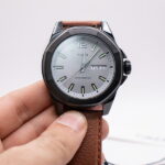 قیمت و خرید ساعت تایمکس اسکس مردانه مدل TIMEX Essex TW2U82200