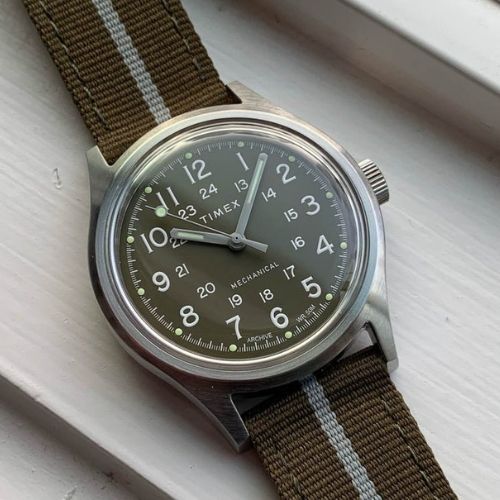 ۱۰ ساعت برتر و خوشقیمت سال ۲۰۲۵ که نباید از دست بدهید 4 ۱۰ ساعت برتر و خوشقیمت سال ۲۰۲۵ که نباید از دست بدهید